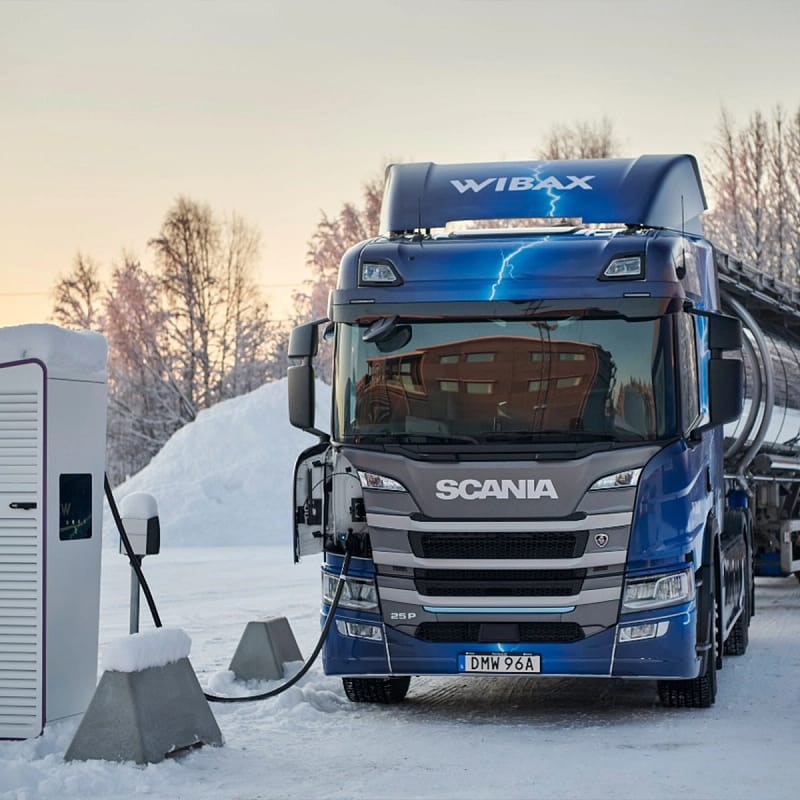 scania elektro truck lkw aufladen winter fluessigkeit transport fahrt